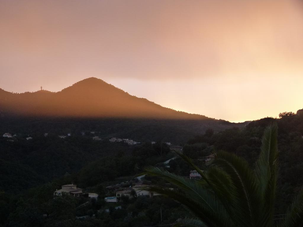 Appartamento Soleil Rouge Les Adrets-de-l'Estérel Esterno foto